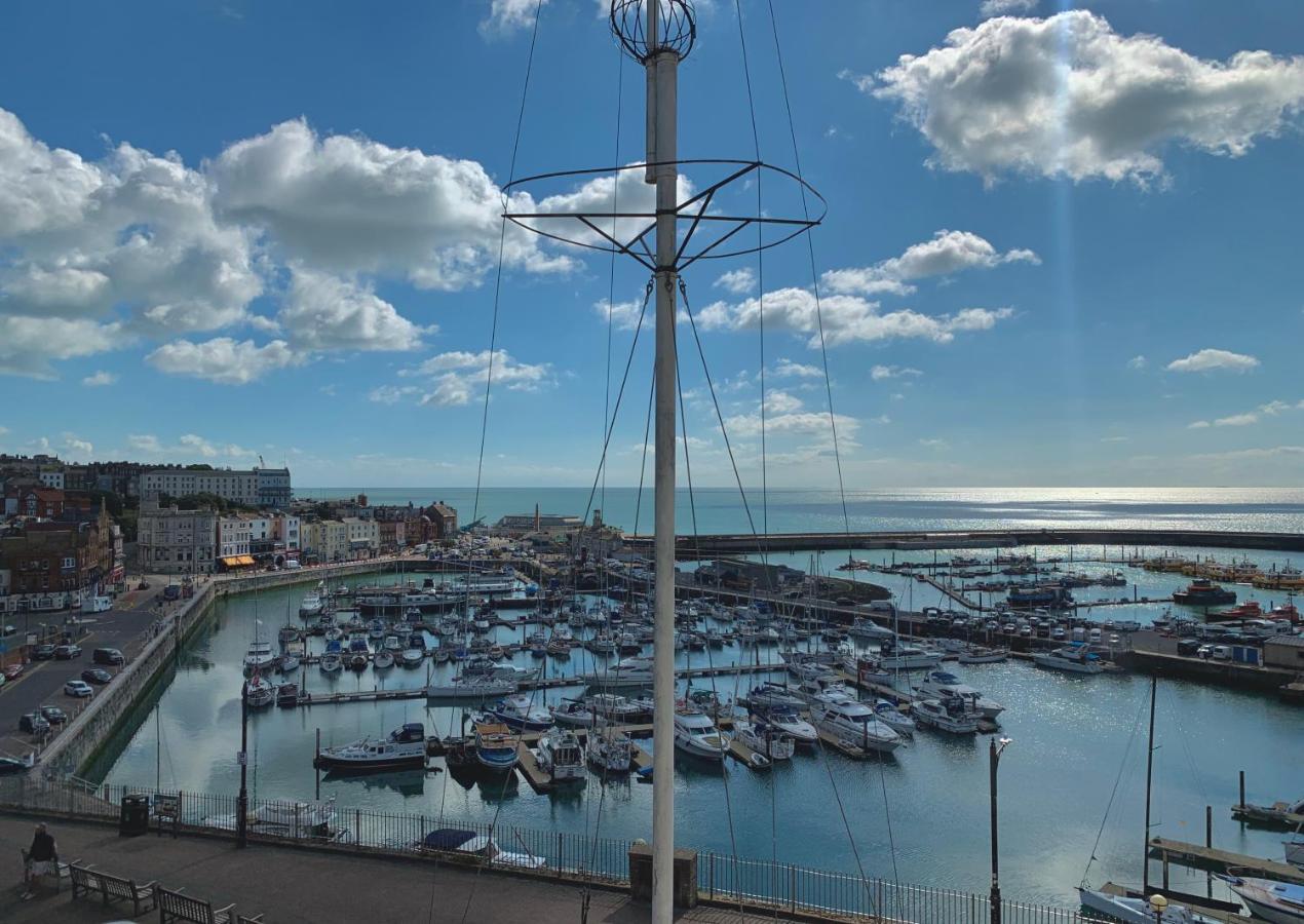 Albert's Watch Ramsgate Exterior foto