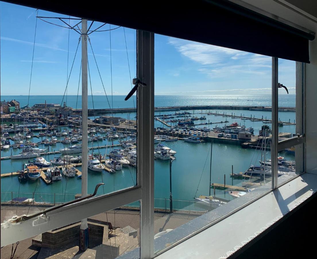 Albert's Watch Ramsgate Exterior foto
